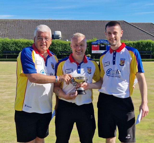 S Pagan, D Junor & C Robertson (Skip)